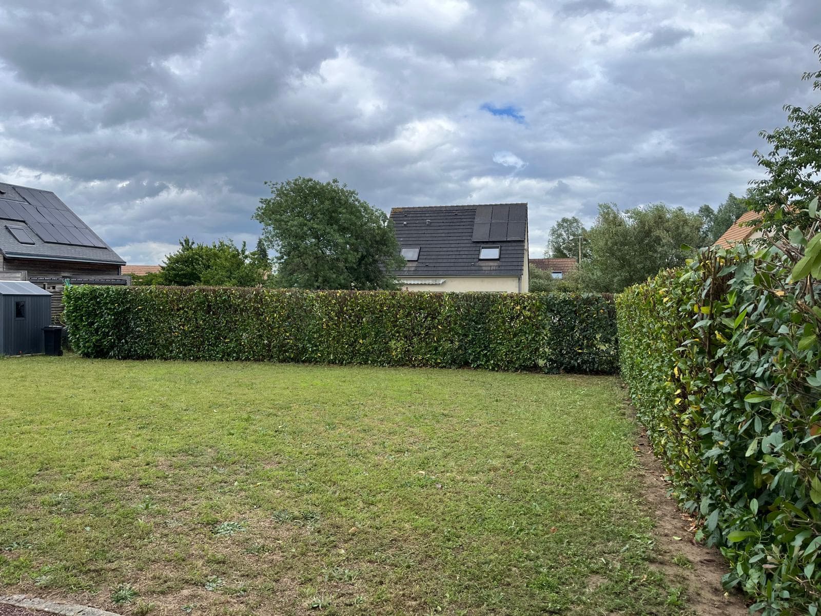 Aménagement de cour et allée — Noyen-sur-Sarthe — paysagiste en Sarthe